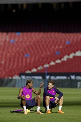 FC Barcelona, Barca opens its doors for fans during training day in Spotify Camp Nou Stadium of Barcelona BARCELONA, SPAIN - NOVEMBER 7: Players of FC Barcelona are seen during the training day of FC Barcelona as it open doors for the fans at the Spotify Camp Nou Stadium on November 07, 2025 in Barcelona, Spain. Adria Puig Anadolu Barcelona Spain. Editorial use only. Please get in touch for any other usage.  Copyright: x2025xAnadoluxAdriaxPuigx