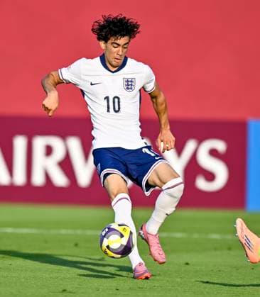 England v Haiti : Group E - FIFA U-17 World Cup Qatar 2025 Luca Williams-Barnett of England in action during the FIFA U-17 World Cup Qatar 2025 Group E match between England and Haiti in Doha, Qatar, on November 7, 2025. DOHA Qatar Copyright: xNOUSHADx