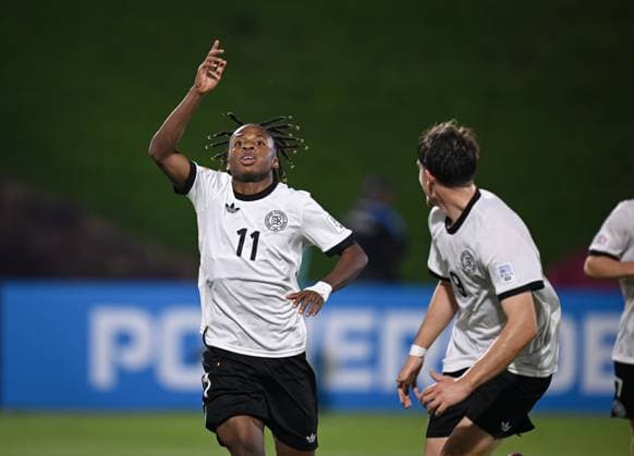 Football, Junior U 17 World Cup 2025 in Doha Qatar Preliminary Round 07 11 2025 Group G Germany Korea DPR CHEERS Germany Goalscorer to 1 0 Wisdom Mike left with Alexander Staff right