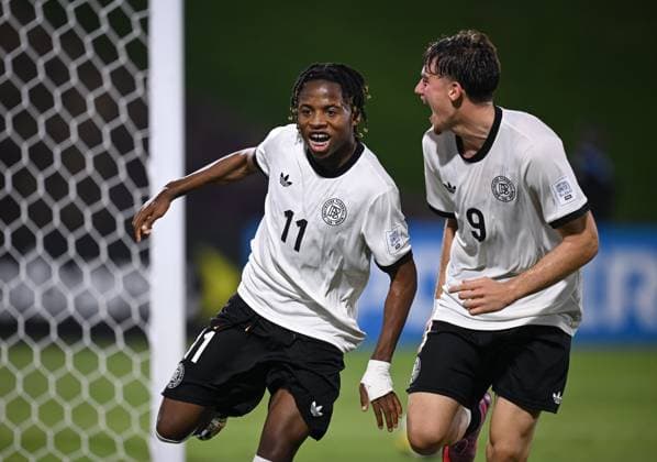 Football, Junior U 17 World Cup 2025 in Doha Qatar Preliminary Round 07 11 2025 Group G Germany Korea DPR CHEERS Germany Goalscorer to 1 0 Wisdom Mike left with Alexander Staff right