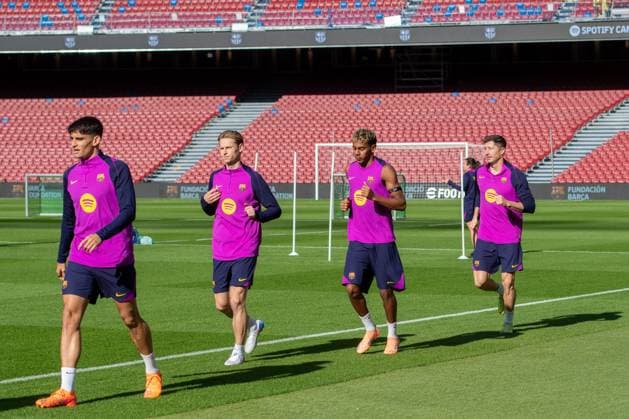 Open training session at the Nou Spotify Camp Nou Barcelona November 7, 2025 Nou Spotify Camp Nou November 7 ,2025 Gerard Martin, Frenkie de Jong (21) of FC Barcelona, Barca Lamine Yamal (10) of FC Barcelona and Robert Lewandowski (9) of FC Barcelona during the open training session at the Nou Spotify Camp Nou Barcelona ESP Copyright: xS.xRosx