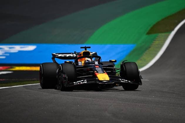 F1 - SAO PAULO GRAND PRIX 2025 01 VERSTAPPEN Max (nld), Red Bull Racing RB21, action during the 2025 Formula 1 Grande Premio de Sao Paulo, 2025 Sao Paulo Grand Prix, 21th round of the 2025 FIA Formula One World Championship, WM, Weltmeisterschaft from November 7 to 9, 2025 on the Interlagos, in Sao Paulo, Brazil - Sao PauloBrazil  Copyright: xDPPIx