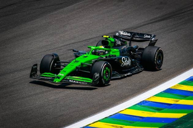 Primeiro dia de treinos para GP Brasil F1 SaO PAULO, SP - 07.11.2025: PRIMEIRO DIA DE TREINOS PARA GP BRASIL F1 - First day of practice this Friday (07) for the Formula 1 Brazilian Grand Prix in Sao Paulo, which will take place this weekend at the JosÃ Carlos Pace racetrack in Interlagos, south of the capital of Sao Paulo. In the photo, the driver of the Stake F1 Team Kick Sauber, Gabriel Bortoleto (5), in action during the free practice of the Formula 1 Sao Paulo GP, in Interlagos. (Photo: Aloisio Mauricio Fotoarena) x2837284x  AloisioxMauricio
