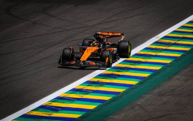 Primeiro dia de treinos para GP Brasil F1 SaO PAULO, SP - 07.11.2025: PRIMEIRO DIA DE TREINOS PARA GP BRASIL F1 - First day of practice this Friday (07) for the Formula 1 Brazilian Grand Prix in Sao Paulo, which will take place this weekend at the JosÃ Carlos Pace racetrack in Interlagos, south of the capital of Sao Paulo. In the photo, McLaren F1 Team driver, Oscar Piastri (81), in action during the free practice of the Formula 1 Sao Paulo GP, in Interlagos. (Photo: Aloisio Mauricio Fotoarena) x2837286x  AloisioxMauricio