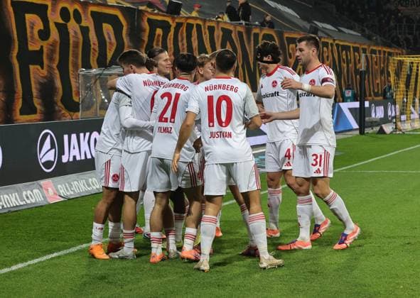 07 11 2025 Soccer Season 2025 2026 2 Soccer Bundesliga 12 Matchday SG Dynamo Dresden SGD 1 FC Nuremberg FCN Club Sportfoto Zink DaMa xdaxmax DFL regulations prohibit any use of photographs as image sequences and or quasi video only for editorial use Jubel Freude Torjubel nach Tor zum 0 1 Rafael Lubach 18, 1 FC Nuremberg FCN und Mannschaft Team jubelt freut sich Torschütze Rafael Lubach 18, 1 FC Nuremberg FCN