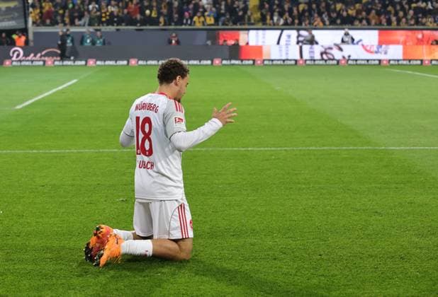 07 11 2025 Soccer Season 2025 2026 2 Soccer Bundesliga 12 Matchday SG Dynamo Dresden SGD 1 FC Nuremberg FCN Club Sportfoto Zink DaMa xdaxmax DFL regulations prohibit any use of photographs as image sequences and or quasi video only for editorial use Jubel Freude Torjubel nach Tor zum 0 1 Rafael Lubach 18, 1 FC Nuremberg FCN betet jubelt freut sich Torschütze Rafael Lubach 18, 1 FC Nuremberg FCN