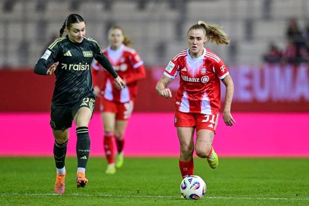 v li Sophie Weidauer Union Berlin, 9 Georgia STANWAY FC Bayern Muenchen, FCB, 31 im Zweikampf, Duell, duel, tackle, Dynamik, Action, Aktion, 07 11 2025, München Deutschland , Fussball, Google Pixel Frauen Bundesliga, FC Bayern München 1 FC Union Berlin, DFB DFL REGULATIONS PROHIBIT ANY USE OF PHOTOGRAPHS AS IMAGE SEQUENCES AND OR QUASI VIDEO xslx
