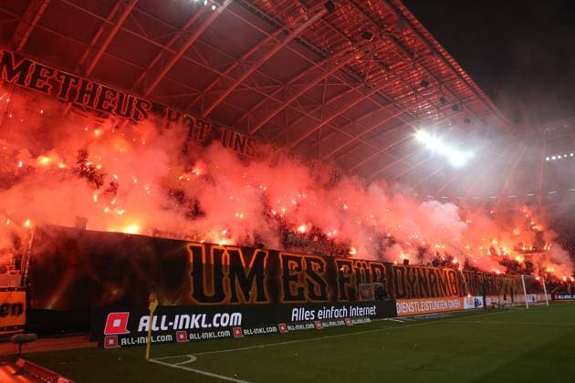 07 11 2025 Soccer Season 2025 2026 2 Soccer Bundesliga 12 Matchday SG Dynamo Dresden SGD 1 FC Nuremberg FCN Club Sportfoto Zink DaMa xdaxmax DFL regulations prohibit any use of photographs as image sequences and or quasi video only for editorial use Symbolbild Symbolfoto Feature Impression Pyrotechnik Pyro Bengalfackeln Bengalfackeln Rauch der Zuschauer Publikum Fans von Dynamo Dresden
