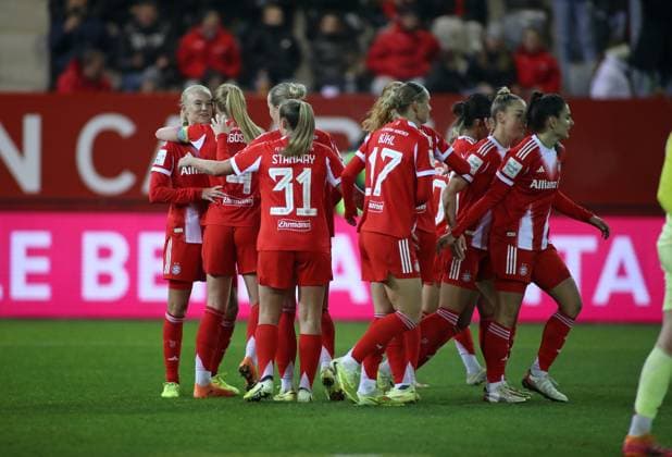 Soccer, Women, Google Pixel Womens Bundesliga, Matchday 10, Season 2025 2026, FC Bayern Munich 1 FC Union Berlin, Campus 2 0 by Pernille Harder FC Bayern Munich Goal, Cheering, Cheering crowd