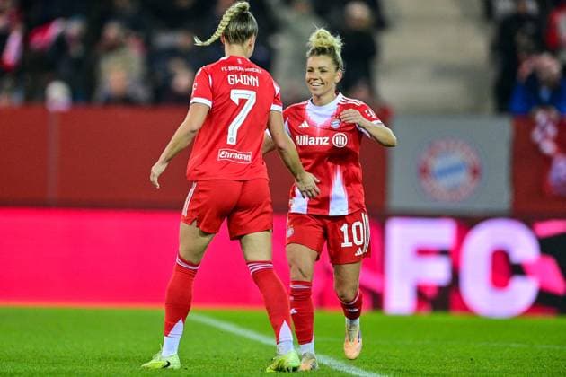 v li Giulia GWINN FC Bayern Muenchen, FCB, 7 and Linda DALLMANN FC Bayern Muenchen, FCB, 10 with goal celebration, jubilation, goal celebration, celebrate the goal, goal, celebration, celebration of the goal to 3 0 by Giulia GWINN FC Bayern Muenchen, FCB, 7 , optimistic, Action, Action, 07 11 2025, Munich Germany , Soccer, Google Pixel Women Bundesliga, FC Bayern München 1 FC Union Berlin, DFB DFL REGULATIONS PROHIBIT ANY USE OF PHOTOGRAPHS AS IMAGE SEQUENCES AND OR QUASI VIDEO xslx