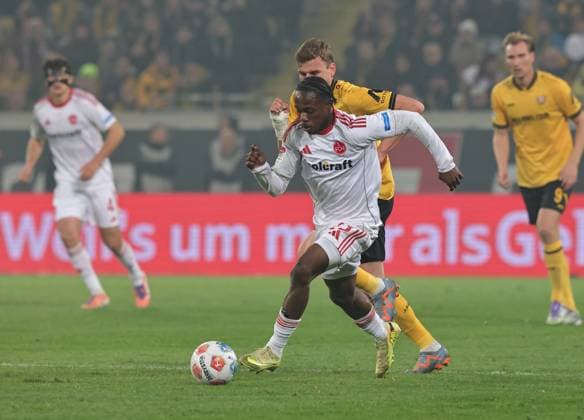 07 11 2025 Soccer Season 2025 2026 2 Soccer Bundesliga 12 Matchday SG Dynamo Dresden SGD 1 FC Nuremberg FCN Club Sportfoto Zink DaMa xdaxmax DFL regulations prohibit any use of photographs as image sequences and or quasi video only for editorial use Mohamed Ali Zoma 23, 1 FC Nuremberg FCN Christoph Daferner 33, SG Dynamo Dresden SGD