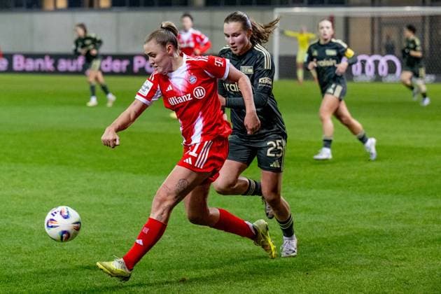Fight for the ball duel between Georgia Stanway FC Bayern Muenchen Frauen, 31 and Ida Heikkinen 1 FC Union Berlin, 25 GER, FC Bayern Muenchen Frauen vs 1 FC Union Berlin, Soccer, Google Pixel Womens Bundesliga, Matchday 10, Season 2025 2026, 07 11 2025 DFL DFB REGULATIONS PROHIBIT ANY USE OF PHOTOGRAPHS as IMAGE SEQUENCES and or QUASI VIDEO GER, FC Bayern Muenchen Frauen vs 1 FC Union Berlin, Football, Google Pixel Frauen Bundesliga, 10 Spieltag, Saison 2025 2026, 07 11 2025 Muenchen Copyright: xEibner-Pressefoto HeikexFeinerx EP_HFR