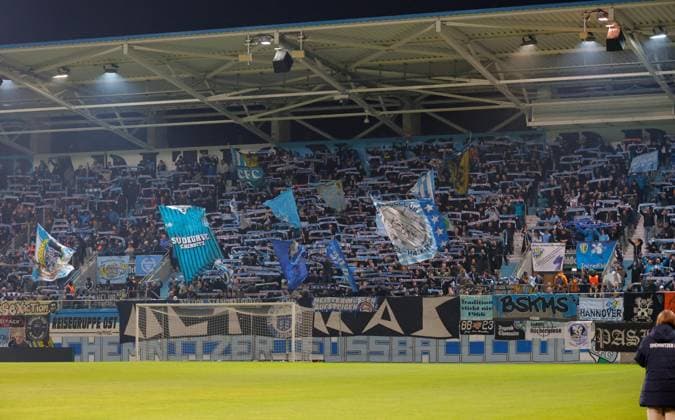 CFC vs VSG Altglienicke 07 11 2025, Chemnitz, eins Stadion An der Gellertstrasse, Sport, Fußball, Regionalliga Nordost, Saison 2025 2026, 15 Spieltag, CFC, CFC vs VSG Altglienicke Chemnitzer Fans in der Südkurve Chemnitz Sachsen BRD