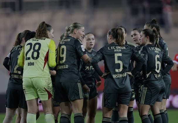 Berlins attempt to limit the damage after conceding 3 0 Womens Football Muenchen Berlin Womens Football Bundesliga, FC Bayern München 1 FC Union Berlin, Matchday 10, Season 2025 2026, on 7 11 2025 in Muenchen, F C B A Y E R N C A M P U S, Germany Source Copyright Credit Oryk HAIST xFRAUENFUSSBALL-BAYERN-BERLINx