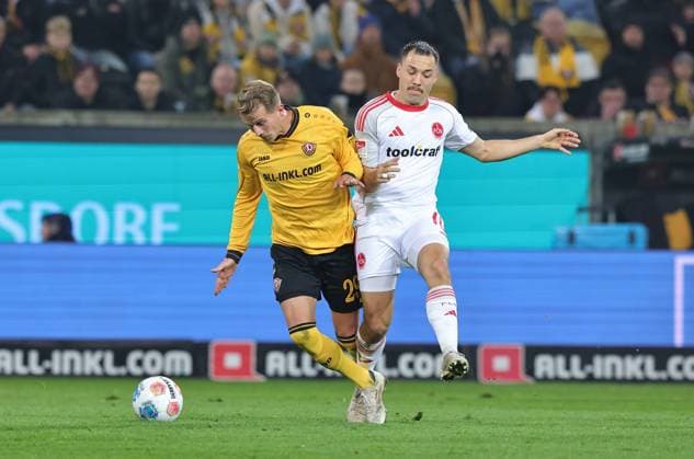 07 11 2025 Soccer Season 2025 2026 2 Soccer Bundesliga 12 Matchday SG Dynamo Dresden SGD 1 FC Nuremberg FCN Club Sportfoto Zink DaMa xdaxmax DFL regulations prohibit any use of photographs as image sequences and or quasi video only for editorial use Lukas Boeder 29, SG Dynamo Dresden SGD Julian Justvan 10, 1 FC Nuremberg FCN
