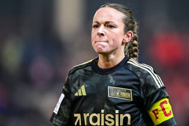 Lisa Heiseler Union Berlin, 7 looking disappointed, disappointment, frustration, disappointed, pessimistic, 07 11 2025, Munich Germany , Soccer, Google Pixel Women Bundesliga, FC Bayern München 1 FC Union Berlin, DFB DFL REGULATIONS PROHIBIT ANY USE OF PHOTOGRAPHS AS IMAGE SEQUENCES AND OR QUASI VIDEO xslx