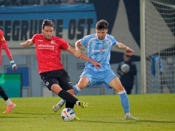 CFC vs VSG Altglienicke 07 11 2025, Chemnitz, eins Stadion An der Gellertstrasse, Sport, Fußball, Regionalliga Nordost, Saison 2025 2026, 15 Spieltag, CFC, CFC vs VSG Altglienicke vlnr Jonas Nietfeld und Tom Baumgart Chemnitz Sachsen BRD