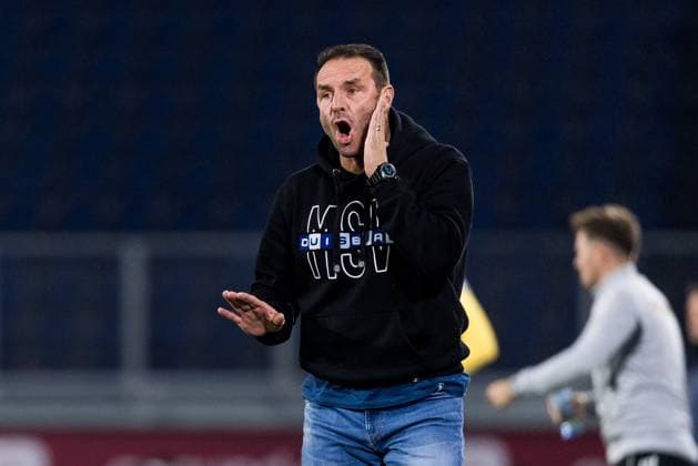 3 Liga MSV Duisburg SV Waldhof Mannheim 07 11 2025 Dietmar Hirsch head coach MSV Duisburg roars and gesticulates 3 Liga, MSV Duisburg SV Waldhof Mannheim, Duisburg, schauinsland reisen arena am 7 11 2025 DFB REGULATIONS PROHIBIT ANY USE OF PHOTOGRAPHS AS IMAGE SEQUENCES AND OR QUASI VIDEO Copyright: xBEAUTIFULxSPORTS Wunderlx
