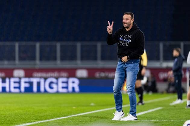 3 Liga MSV Duisburg SV Waldhof Mannheim 07 11 2025 Dietmar Hirsch head coach MSV Duisburg roars and gesticulates 3 Liga, MSV Duisburg SV Waldhof Mannheim, Duisburg, schauinsland reisen arena am 7 11 2025 DFB REGULATIONS PROHIBIT ANY USE OF PHOTOGRAPHS AS IMAGE SEQUENCES AND OR QUASI VIDEO Copyright: xBEAUTIFULxSPORTS Wunderlx