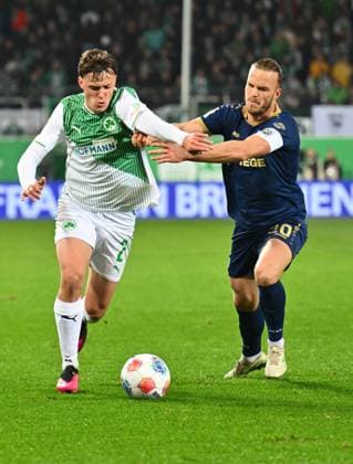 07 11 2025 Soccer Season 2025 2026 2 Soccer Bundesliga 12 Matchday SpVgg Greuther Fürth Kleeblatt Preußen Münster Sportfoto Zink xwoxzix DFL regulations prohibit any use of photographs as image sequences and or quasi video only for editorial use Lukas Reich 2, SpVgg Greuther Fürth Jorrit Hendrix 20, Preußen Münster