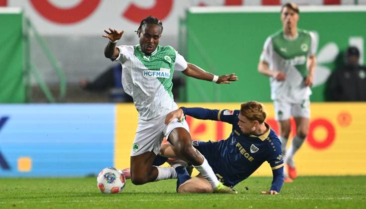 07 11 2025 Soccer Season 2025 2026 2 Soccer Bundesliga 12 Matchday SpVgg Greuther Fürth Kleeblatt Preußen Münster Sportfoto Zink xwoxzix DFL regulations prohibit any use of photographs as image sequences and or quasi video only for editorial use Noel Futkeu 9, SpVgg Greuther Fürth Luca Bolay 25, Preußen Münster