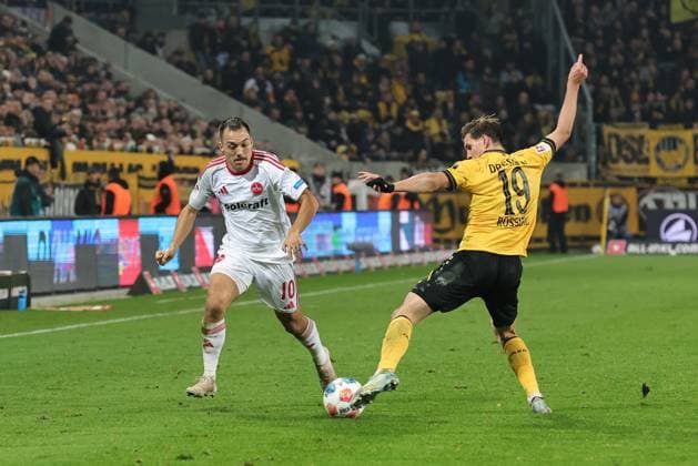 07 11 2025 Soccer Season 2025 2026 2 Soccer Bundesliga 12 Matchday SG Dynamo Dresden SGD 1 FC Nürnberg FCN Club Sportfoto Zink DaMa xdaxmax DFL regulations prohibit any use of photographs as image sequences and or quasi video only for editorial use Julian Justvan 10, 1 FC Nürnberg FCN Alexander Rossipal 19, SG Dynamo Dresden SGD