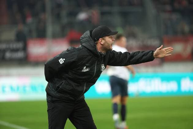 071125 Halle Saale Sport Soccer Hallescher FC Halle HFC Regionalliga Nordost 4 Liga Men Season 2025 2026 15 Matchday HFC SV Babelsberg Robert Schröder Coach Hallescher FC