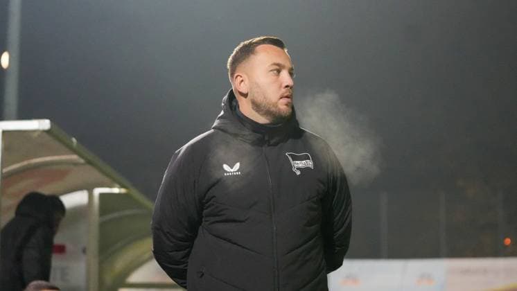 Soccer, Men, Season 2025 2026, Regionalliga Nordost, Matchday 15, FSV 63 Luckenwalde vs Hertha BSC II, Friday 07 11 2025, Werner Seelenbinder Stadion Luckenwalde, In the picture Rejan Hasanovic Coach Hertha Brandenburg Germany