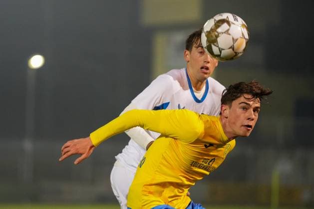 Soccer, Men, Season 2025 2026, Regionalliga Nordost, Matchday 15, FSV 63 Luckenwalde vs Hertha BSC II, Friday 07 11 2025, Werner Seelenbinder Stadion Luckenwalde, In the picture Tim Hoffmann l Hertha and Tim Maciejewski r Luckenwalde Brandenburg Germany