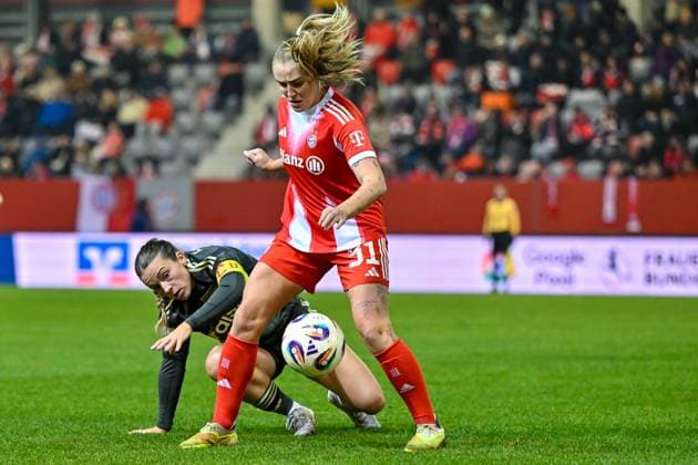 v li Lisa Heiseler Union Berlin, 7 Georgia STANWAY FC Bayern Muenchen, FCB, 31 im Zweikampf, Duell, duel, tackle, Dynamik, Action, Aktion, 07 11 2025, München Deutschland , Fußball, Google Pixel Frauen Bundesliga, FC Bayern München 1 FC Union Berlin, DFB DFL REGULATIONS PROHIBIT ANY USE OF PHOTOGRAPHS AS IMAGE SEQUENCES AND OR QUASI VIDEO xslx