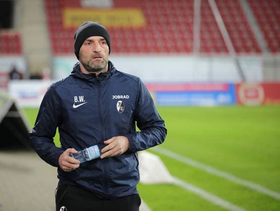 07 11 2025 xmgoodx Offenbach am Main, Sparda Bank Hessen Stadion Stadion Bieberer Berg Regionalliga Season 2025 2026 Kickers Offenbach OFC FC Freiburg II Coach Bernhard Weis FC Freiburg II