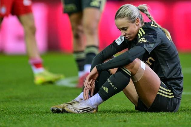Judith Steinert Union Berlin, 17 looking disappointed, disappointment, frustration, disappointed, pessimistic, cropped, single image, action, action, 07 11 2025, Munich Germany , Football, Google Pixel Women Bundesliga, FC Bayern München 1 FC Union Berlin, DFB DFL REGULATIONS PROHIBIT ANY USE OF PHOTOGRAPHS AS IMAGE SEQUENCES AND OR QUASI VIDEO xslx