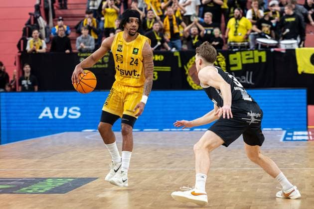 Tigers Tuebingen Giessen 46ers, Herren, 2 Bundesliga, Barmer 2 Basketball Bundesliga, pro A, 7 Spieltag, Spielzeit 2025 2026, 07 11 2025 Jacobi Wood Tigers Tuebingen, 24 vs Aiden Warnholtz Giessen 46ers, 03