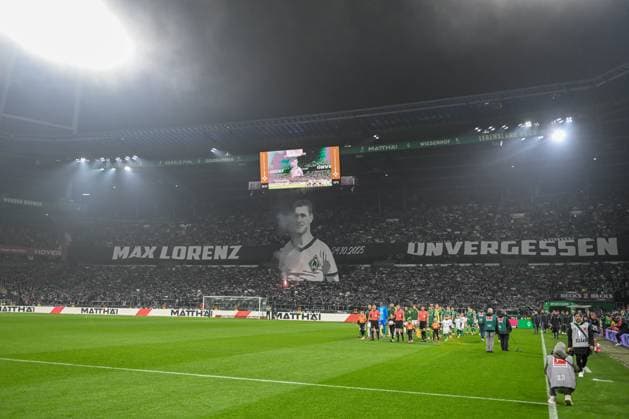 1 Bundesliga SV Werder Bremen VfL Wolfsburg on 07 11 2025 at Weserstadion in Bremen Fans of SV Werder Bremen with a choreography for Max Lorenz MT