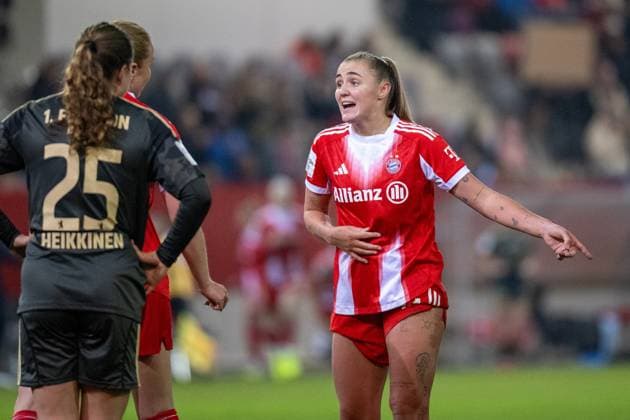 Georgia Stanway 31 FC Bayern Muenchen Frauen , FC Bayern Frauen Muenchen 1 FC Union Berlin, Google Pixel Frauenbundesliga, 10 Spieltag, 07 11 25 DFB regulations prohibit any use of photographs as image sequences and or quasi video kolbert press Muenchen Bayern Germany Copyright: xkolbert-press UlrichxGamelx
