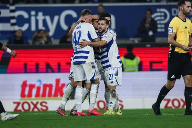 Sports, Football, 3 Liga Season 2025 2026 14 Matchday MSV Duisburg SV Waldhof Mannheim 07 11 2025, schauinsland reisen arena Goal celebration MSV Duisburg after the goal to 2 0 by Joshua Bitter MSV Duisburg, 29 the players are happy Duisburg schauinsland reisen arena North Rhine-Westphalia Germany
