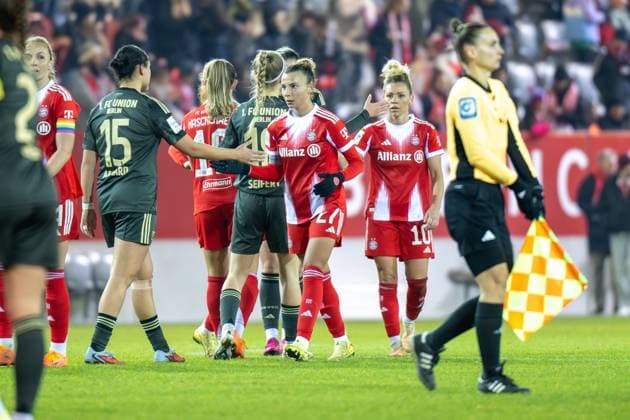 FC Bayern Frauen Siegesjubel zum 4 0, FC Bayern Frauen Muenchen 1 FC Union Berlin, Google Pixel Frauenbundesliga, 10 Spieltag, 07 11 25 DFB regulations prohibit any use of photographs as image sequences and or quasi video kolbert press Muenchen Bayern Germany Copyright: xkolbert-press UlrichxGamelx