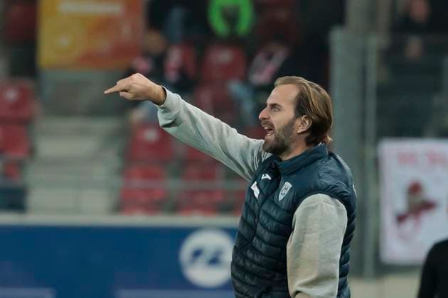 Coach Ronny Ermel Babelsberg , Hallescher FC vs SV Babelsberg 03, Soccer, RL Nordost, 15 Matchday, Season 2025 26, 07 11 2025 Halle Leuna Chemie Stadion ST Germany