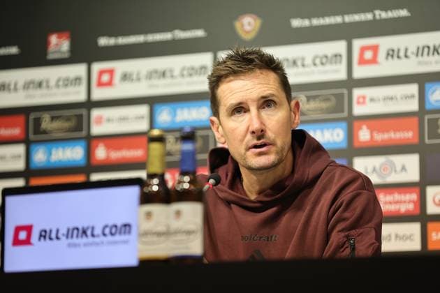 07 11 2025 Soccer Season 2025 2026 2 Soccer Bundesliga 12 Matchday SG Dynamo Dresden SGD 1 FC Nürnberg FCN Club Sportfoto Zink DaMa xdaxmax DFL regulations prohibit any use of photographs as image sequences and or quasi video only for editorial use Miroslav Miro Klose Trainer 1 FC Nürnberg FCN speaks in the press conference