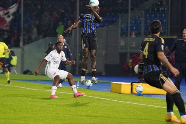 Pisa s JIdrissa Toure ..During the Serie A soccer match between Pisa and Cremonese at the Cetilar Arena Romeo Anconetani Stadium in Pisa; Center West Italy; saturday November 07; 2025 ; Soccer  Copyright: xAlessandroxLaxRocca LaPressex
