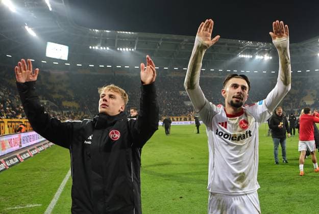 07 11 2025 Soccer Season 2025 2026 2 Soccer Bundesliga 12 Matchday SG Dynamo Dresden SGD 1 FC Nuremberg FCN Club Sportfoto Zink DaMa xdaxmax DFL regulations prohibit any use of photographs as image sequences and or quasi video only for editorial use Jubel Freude nach Spielende Tim Janisch 32, 1 FC Nuremberg FCN Berkay Yilmaz 21, 1 FC Nuremberg FCN