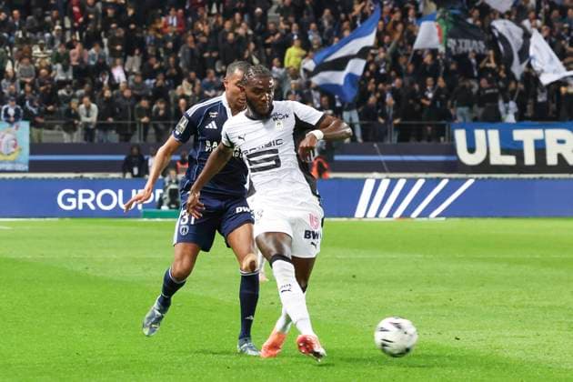 FOOTBALL : Paris FC Vs Rennes - Ligue 1 - 07 11 2025 Lilian Brassier (Stade Rennais) Vs Samir Chergui (Paris FC) ParisFrance  Copyright: xMichaelxBaucherx