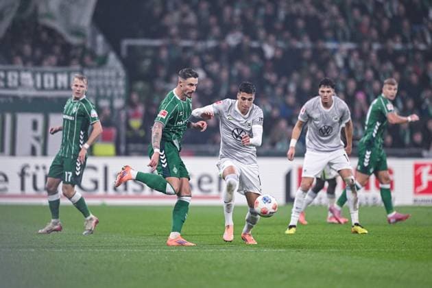 07 11 2025, Soccer, 1 Bundesliga, 10 Matchday Season 2025 2026, SV Werder Bremen VfL Wolfsburg, Marco Friedl SV Werder Bremen , Adam Daghim VfL Wolfsburg xRHR PHOTO TKx Copyright: RHR-FOTOx RHR-FOTO TK