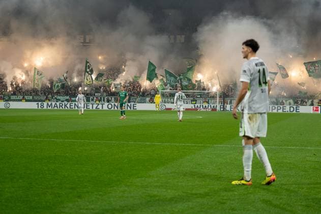 Germany, Soccer, 1 Bundesliga, Matchday 10, 2025 2026, Werder Bremen VfL Wolfsburg on 07 11 in Bremen Weserstadion At the beginning of the 2nd half the Werder fans set off pyrotechnics Copyright: xSvenxHeidmannx