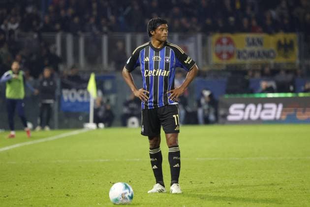 November 7, 2025, Pisa, ITALIA: Pisa s Juan Cuadrado during the Italian Serie A soccer match Pisa SC vs Cremonese at Arena Garibaldi stadium in Pisa, Italy, 7 November 2025. ANSA ENRICO MATTIA DEL PUNTA. Serie A: Pisa - Cremonese  - ZUMAa110 20251107_zaf_a110_073 Copyright: xEnricoxMattiaxDelxPuntax