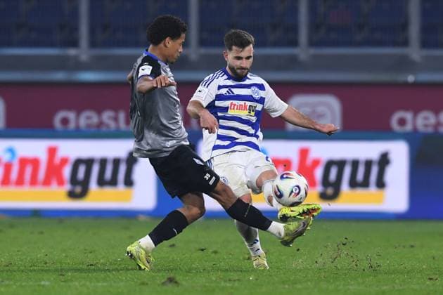 Soccer 3 Liga 14 Matchday MSV Duisburg SV Waldhof Mannheim on 07 11 2025 at Schauinsland Reisen Arena in Duisburg Djayson Eduardo Cardoso Mendes Mannheim , left Can Coskun Duisburg , right DFB regulations prohibit any use of photographs as image sequences and or quasi video xRx