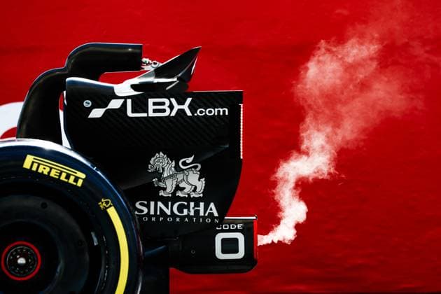 F1 - SAO PAULO GRAND PRIX 2025 Oil smoke coming out from the Stake F1 Team Kick C45, mechanical detail during the 2025 Formula 1 Grande Premio de Sao Paulo, 2025 Sao Paulo Grand Prix, 21th round of the 2025 FIA Formula One World Championship, WM, Weltmeisterschaft from November 7 to 9, 2025 on the Interlagos, in Sao Paulo, Brazil - Sao PauloBrazil  Copyright: xFLORENTxGOODENx