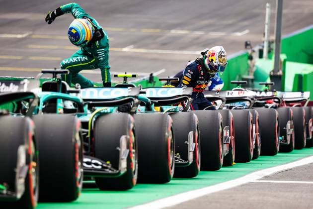 F1 - SAO PAULO GRAND PRIX 2025 ALONSO Fernando (spa), Aston Martin F1 Team AMR25, VERSTAPPEN Max (ned), Red Bull Racing RB21, portrait during the 2025 Formula 1 Grande Premio de Sao Paulo, 2025 Sao Paulo Grand Prix, 21th round of the 2025 FIA Formula One World Championship, WM, Weltmeisterschaft from November 7 to 9, 2025 on the Interlagos, in Sao Paulo, Brazil - Sao PauloBrazil Copyright: xFLORENTxGOODENx