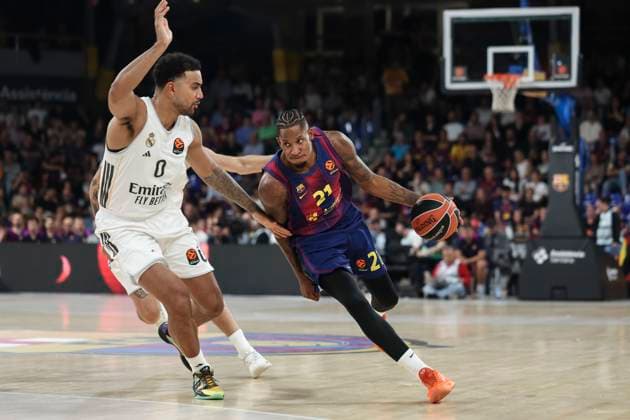 November 7, 2025, Barcelona, Barcelona, Spain: Will Clyburn of FC Barcelona, Barca and Trey Lyles of Real Madrid in action during the EuroLeague Regular Season Round 9 match played between FC Barcelona and Real Madrid at Palau Blaugrana on November 07, 2025 in Barcelona, Spain. Barcelona Spain - ZUMAa181 20251107_zaa_a181_210 Copyright: xJavierxBorregox