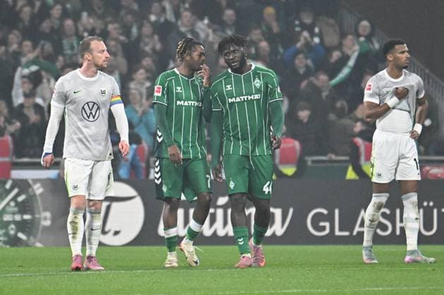 GER, 1 FBL, SV Werder Bremen vs VfL Wolfsburg 07 11 2025, wohninvest Weserstadion, Bremen, GER, 1 FBL, SV Werder Bremen vs VfL Wolfsburg in the picture picture shows Goal celebrations Goal scorer Samuel Mbangula SV Werder Bremen 07 celebrates the goal to 2 1 left Victor Boniface SV Werder Bremen 44 nordphotoxGmbHx xKokenge nph00001